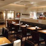 京華樓 - 店内はかなり広くて中華街の本店や支店よりもきれい目