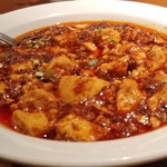 京華樓 - きらきらと光る麻婆豆腐とラー油のバランスは最高！
