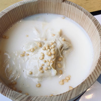 京懐石とゆば料理 松山閣 JR京都伊勢丹店 - 出ました！桶に入った、たっぷりのゆば！こんなにたくさん思い切りいただいたのは初めてです。おいしい♡