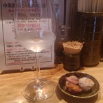 中華蕎麦 とみ田 - sakeグラスとおつまみ