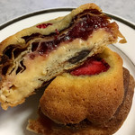 Pane Ho Maretta - いちごとカスタードとチョコレート