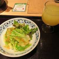 肉寿司 肉和食 KINTAN コレド室町 - サラダはお代わりできます