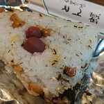 御菓子司 絹笠 - このシンプルさが好き(人´ з`*)♪もちもち食感と小梅が合います