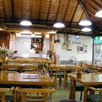 磯料理マルサ - 正面にはお寿司のカウンター席があります。