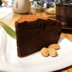 青田七六 - チョコレートケーキ(150元)