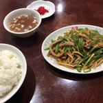 日華飯店 - チンジャオロース定食（750円）