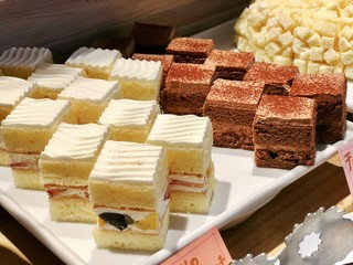 ファリナモーレ - フルーツショートケーキ、チョコレートケーキ