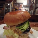 ヴィレッジヴァンガード ダイナー - アボカドレイバーバーガー
