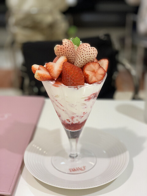 東京で魅惑のいちごスイーツ！訪れたい都内の人気店16選 [食べログまとめ]