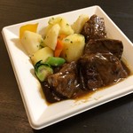 プティ コション - 黒毛和牛のビール煮込み700円（税抜き）