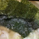 よこはま軒 - 料理写真:あっさり背脂ラーメン(うずらの味玉2コ入り)の海苔3枚
