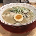 博多豚骨ラーメン伍 - ラーメン(680円)