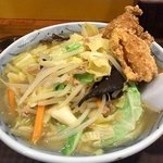 丹行味素 超辺鄙　北新横浜本店 - 唐揚げ野菜タン麺