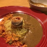 Spice&Dining KALA - さよりのスリランカ風 スリランカソースをかけて