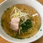 麺謹製3L's - 限定 しょうゆらーめん。上品な味。