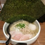 濃厚鶏麺 ゆきかげ - 海苔のクセがスゴい〜！