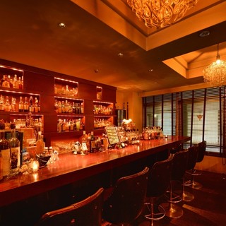 Authentic style★Enjoy drinking from scratch at an authentic bar!