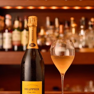 Easy happy hour! Cheap champagne is also available