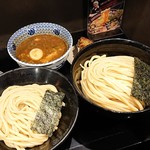 つけ麺無心 - 「味噌豚骨つけ麺(半熟玉子入り)麺増量700g」