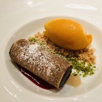 エクアトゥール - フォンダンショコラ　マンゴーのアイスクリーム