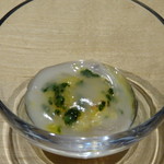 TTOAHISU - 柚子や八朔、新玉ねぎのすりおろし、シグレットオイルなどを合わせたソースが良い味わいですこと。