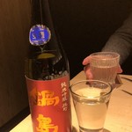 TTOAHISU - ◆二人とも「鍋島」を追加。この日は「生酒」でしたが、まろやかな風味と奥深い味わいで美味しい。 こちらは和テイストですので、日本酒が合います。