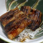 あつた蓬莱軒 - テイクアウト１匹を自宅で丼ぶりに