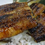 あつた蓬莱軒 - テイクアウト１匹を自宅で丼ぶりに