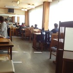 あつた蓬莱軒 - 店内