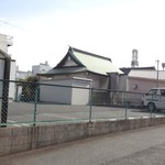 あつた蓬莱軒 - 業務車駐車場