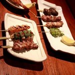 鳥星 - テーブルを厳選の食材が彩ります