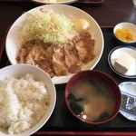 ★日替り定食 デラックス 豚しょうが焼き（720円）★