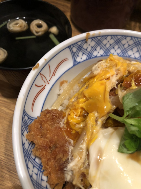 とりかつ丼の黒兵衛 旦過 かつ丼 かつ重 食べログ