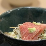 味あら井 - ●筍の土鍋御飯にONマグロ漬け、香の物