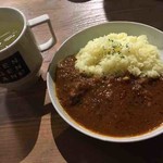 GEN GEN AN - チキンカレー、玄米茶