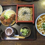 かど八 - 唐揚げ定食 925円 + うどん 大盛り 180円 ＝ 1,105円（税別）。　　　　　2019.02.26