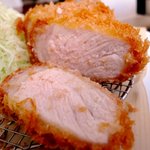 フリッツ - 香りよくって美味しいなぁ〜 このくらいの厚みがあると お肉食べたなぁ〜〜、って 満足感が大きいです。