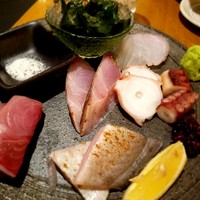 ダイナミックキッチン＆バー 響  新宿サザンタワー店 - お刺身5種