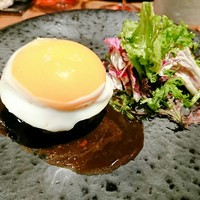 FORNO - 黒毛和牛ハンバーグ黒ニンニクとバルサミコソース