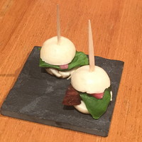 Az/ビーフン東 大阪店 - ミニ叉焼バーガー