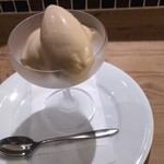 ビストロラドレ - 自家製エピスのアイスクリーム
