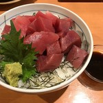 上六産直市場 - 山盛りマグロ丼①