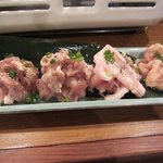 タカラヤ - 鶏セット　コレもすっごく大好き★　首・皮・なんこつなど　４００円