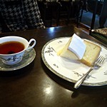 紅茶の店 ARIEL - シフォンケーキセット