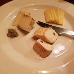 SAKANOVA - チーズの盛り合わせ 980円