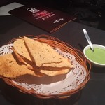 Swagat Indian Restaurant - パパド　パリポリと手が止まらない。