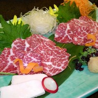 馬春楼 北新地総本店 - ○鮮馬刺し盛合せ
