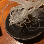 旬酔基じ - ツマも美味しい♡
      水に晒してシャキシャキです(^-^)v