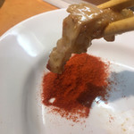 焼肉やっちゃん - 赤いのは唐辛子ではなく塩ですよ