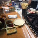 焼肉やっちゃん - ウイークデーも賑わっています